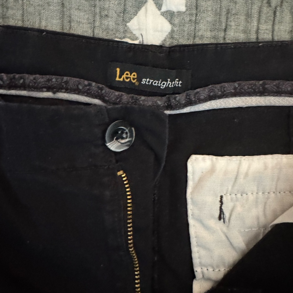 Lee Women's Black Shorts - Picture 2 of 3